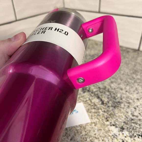 Stanley 30 oz. Quencher H2.0 FlowState Tumbler
- Camelia Gradient - Picture 3 of 4